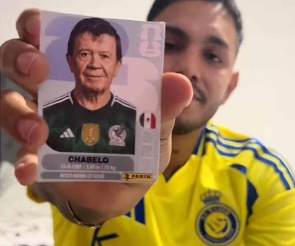 Compra álbum del Mundial en Tepito y le sale Chabelo