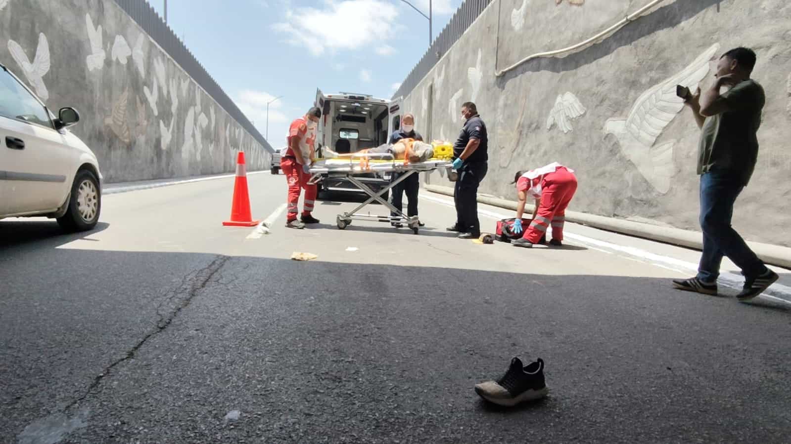 Un hombre resultó lesionado tras caer a un desnivel en la zona centro