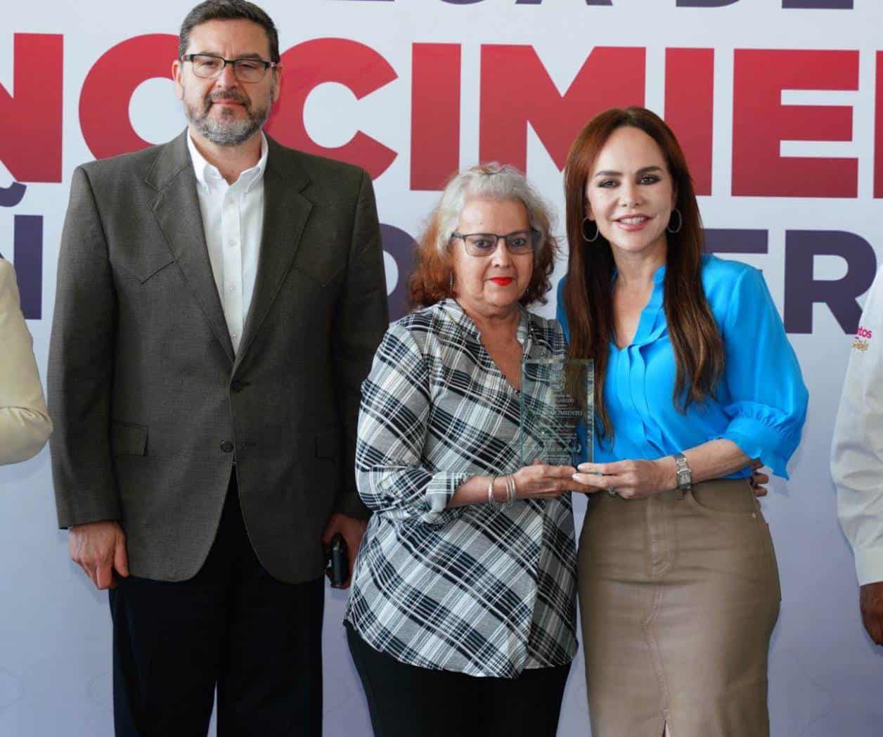 Reconocen labor de trabajadores