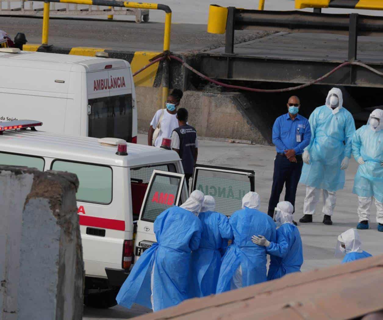 Rastrean a decenas de pasajeros que se bajaron desde abril del crucero afectado por hantavirus