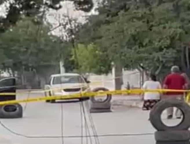 Servicios afectados por caída de poste