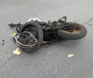 Choques de motocicletas dejan lesionados