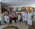Visten de blanco y festejan