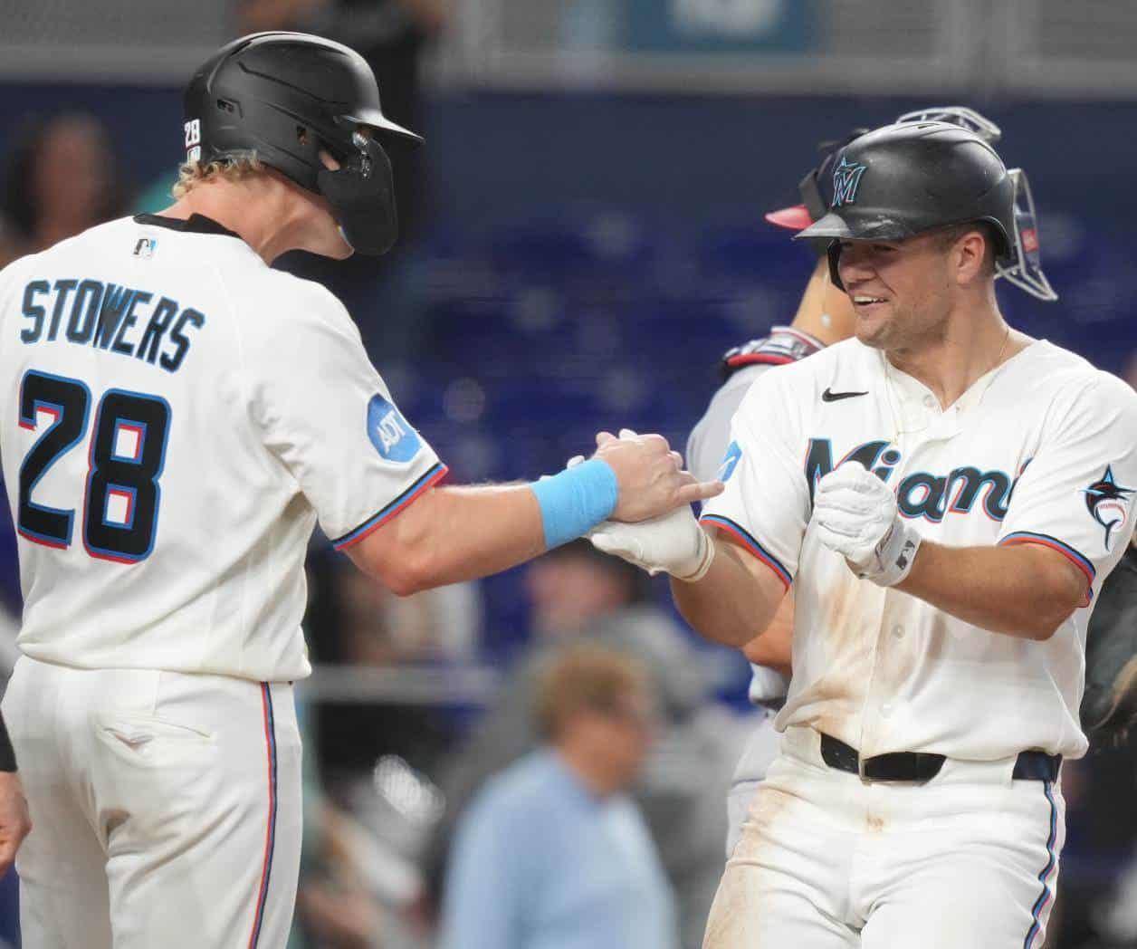 Marlins remontan y vencen a Nacionales
