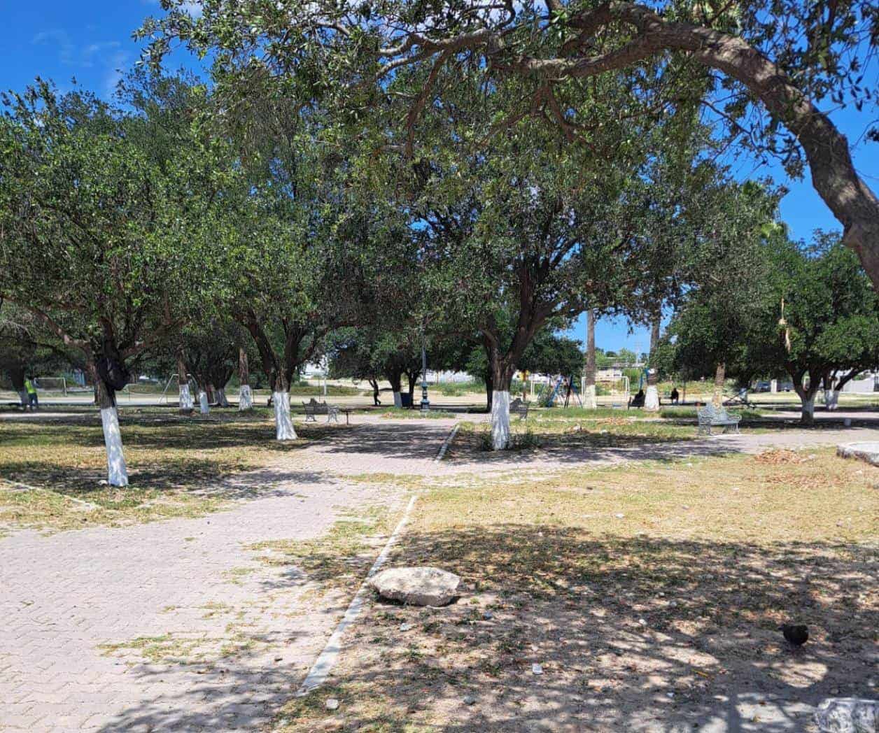  Exigen rehabilitación de plaza en Granjas Económicas del Norte