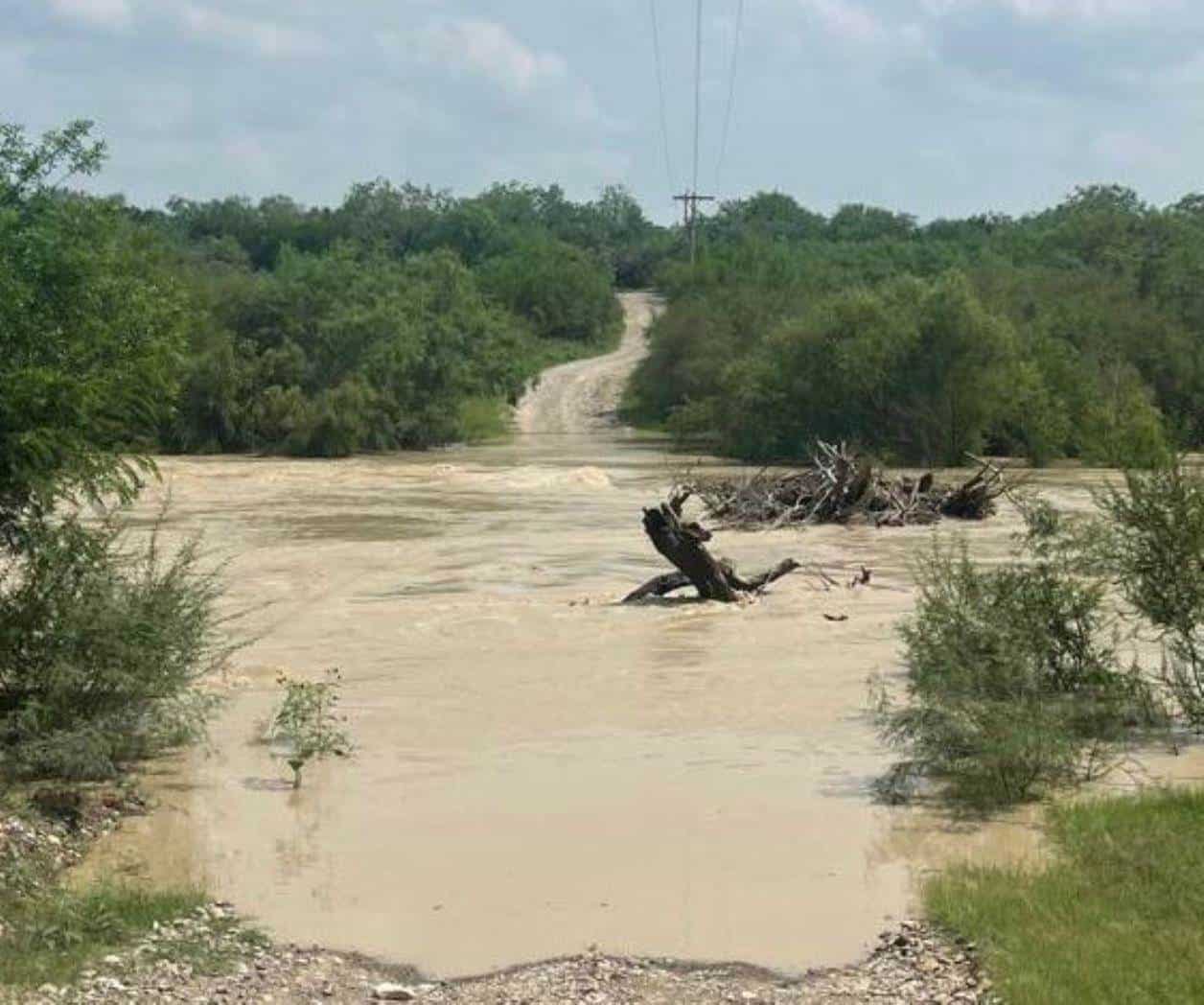 Incremento del caudal del Río Conchos incomunica ejidos en San Fernando