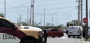 Autobús arrolla a mujer, responsable huye