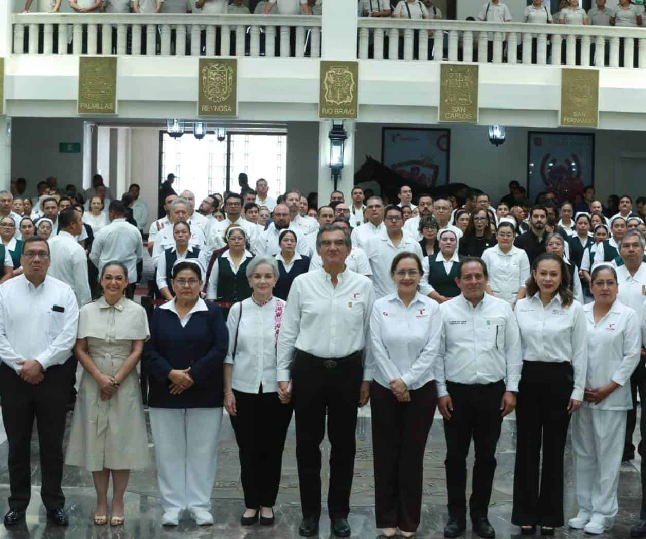 Reconoce gobernador a enfermeras y enfermeros