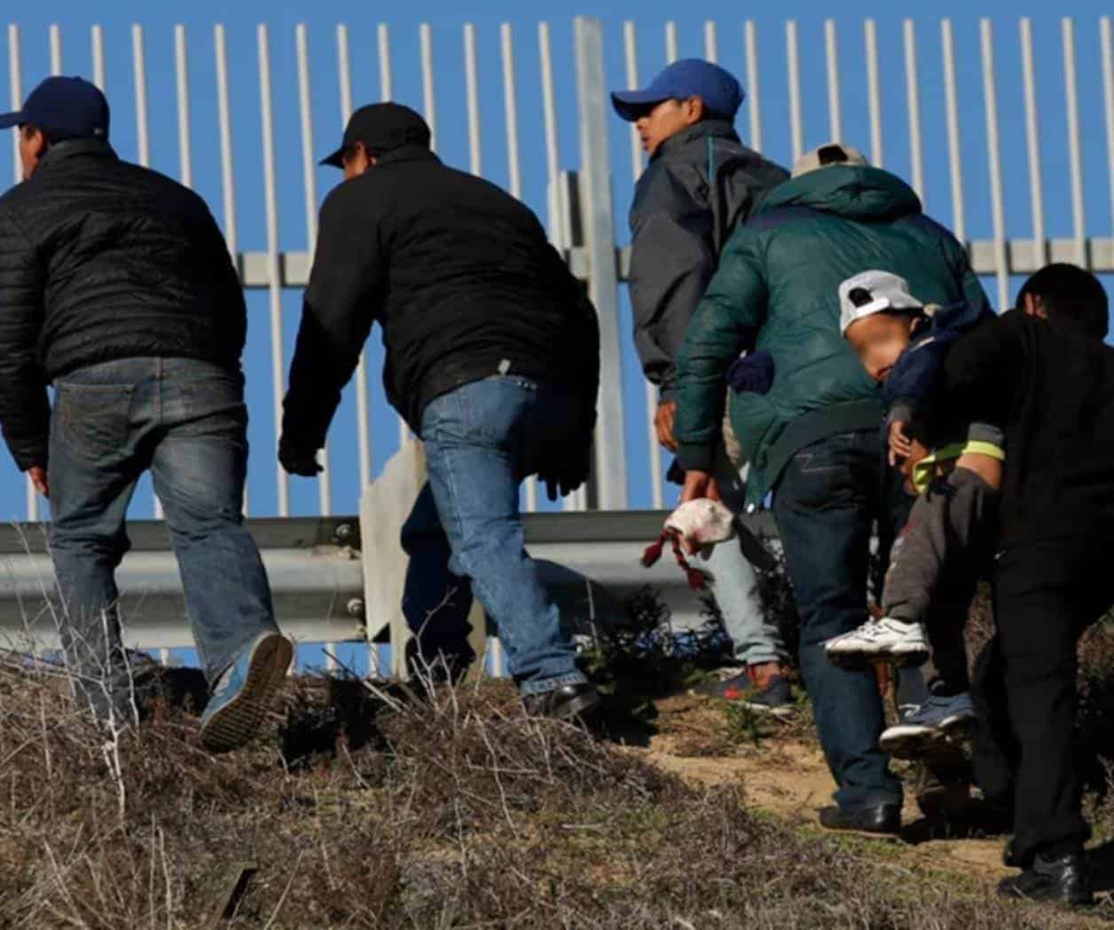 Sentencian en Texas a mexicana por red de tráfico de personas