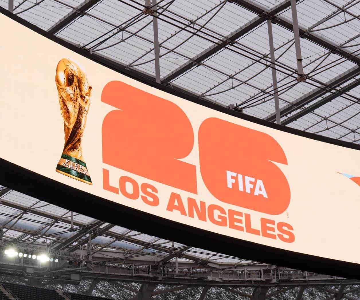 Los Ángeles está lista pero la cancha aún no
