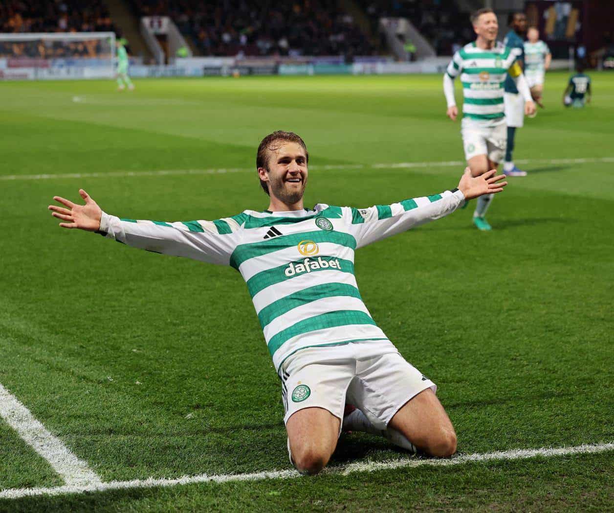 Gana Celtic con penal en 9no minuto del descuento