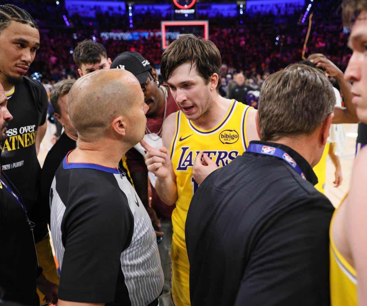 Aumentan las faltas en playoffs de la NBA