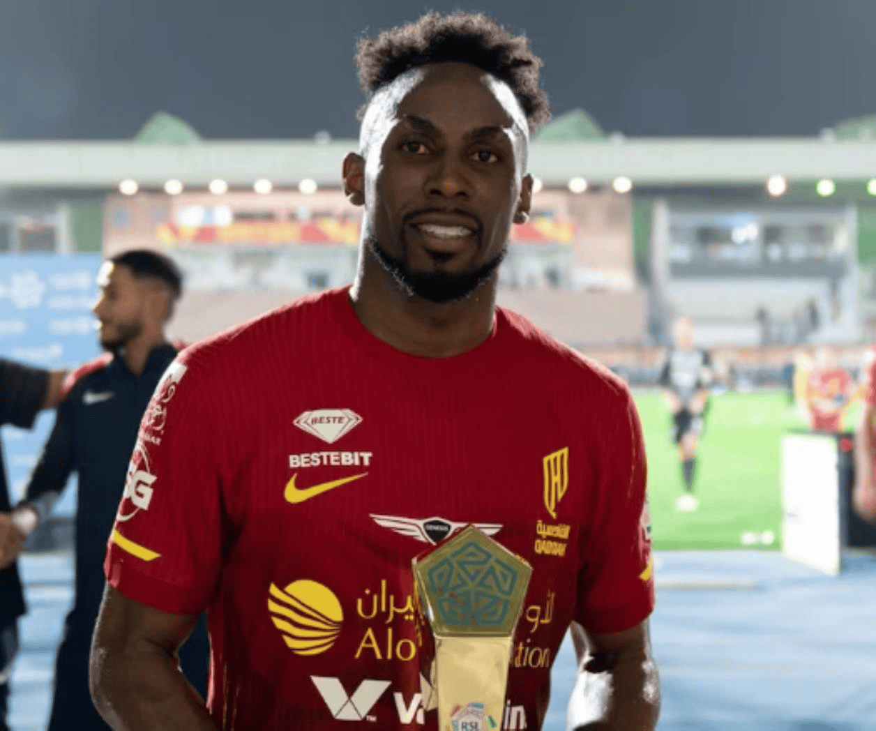 Julián Quiñones alcanza los 70 goles en Arabia Saudita