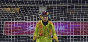 Raúl Jiménez y futbolistas presentan Un portero improbable en México