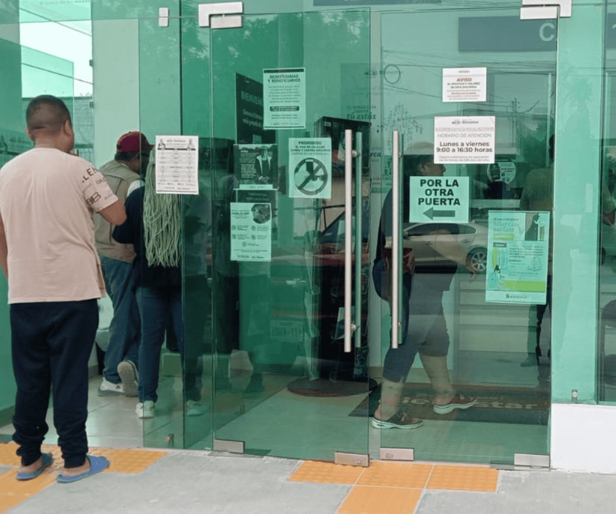 Denuncian posible uso indebido de tarjeta del Bienestar