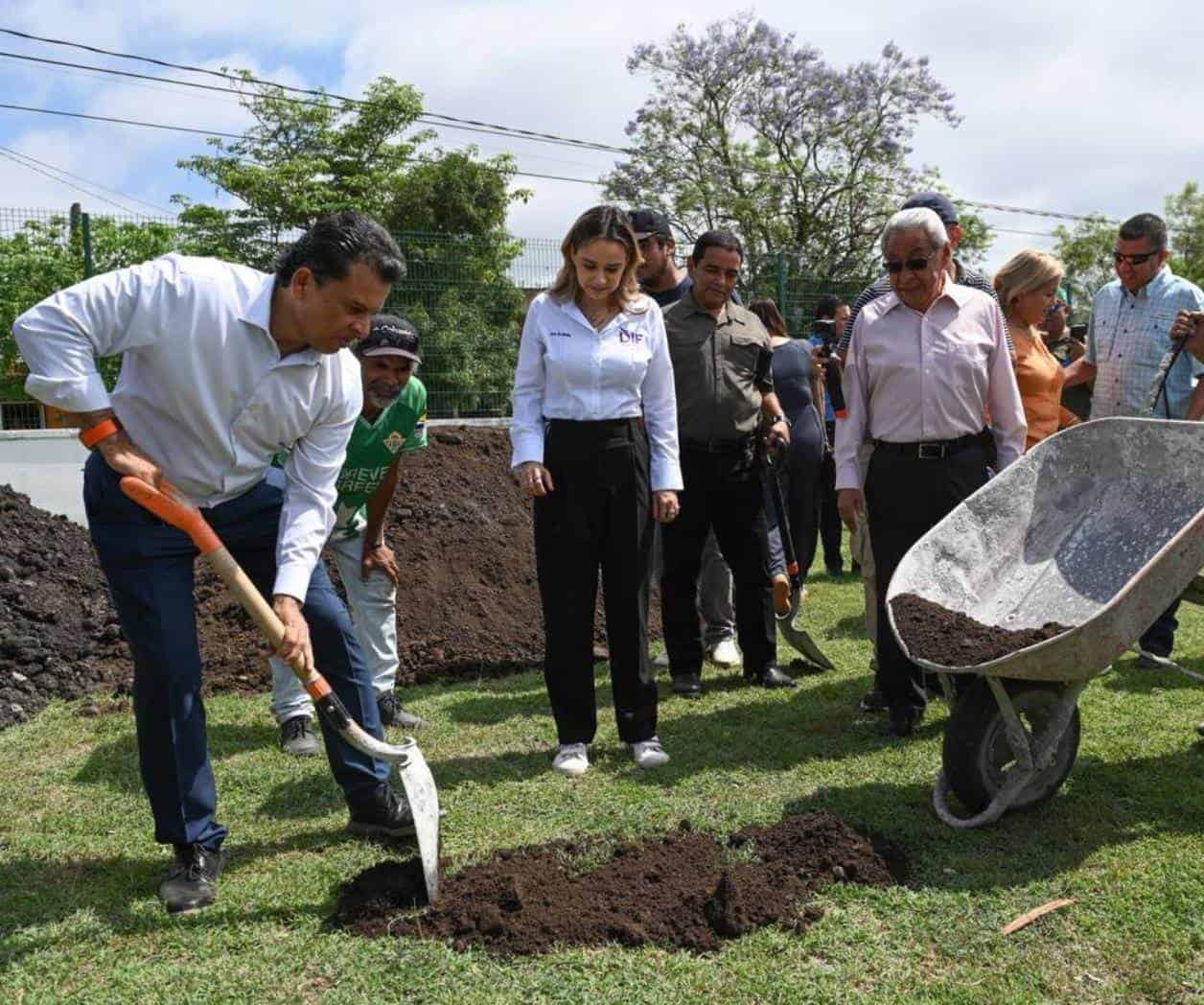 Arranca Lalo Gattás remodelación de parque de softbol
