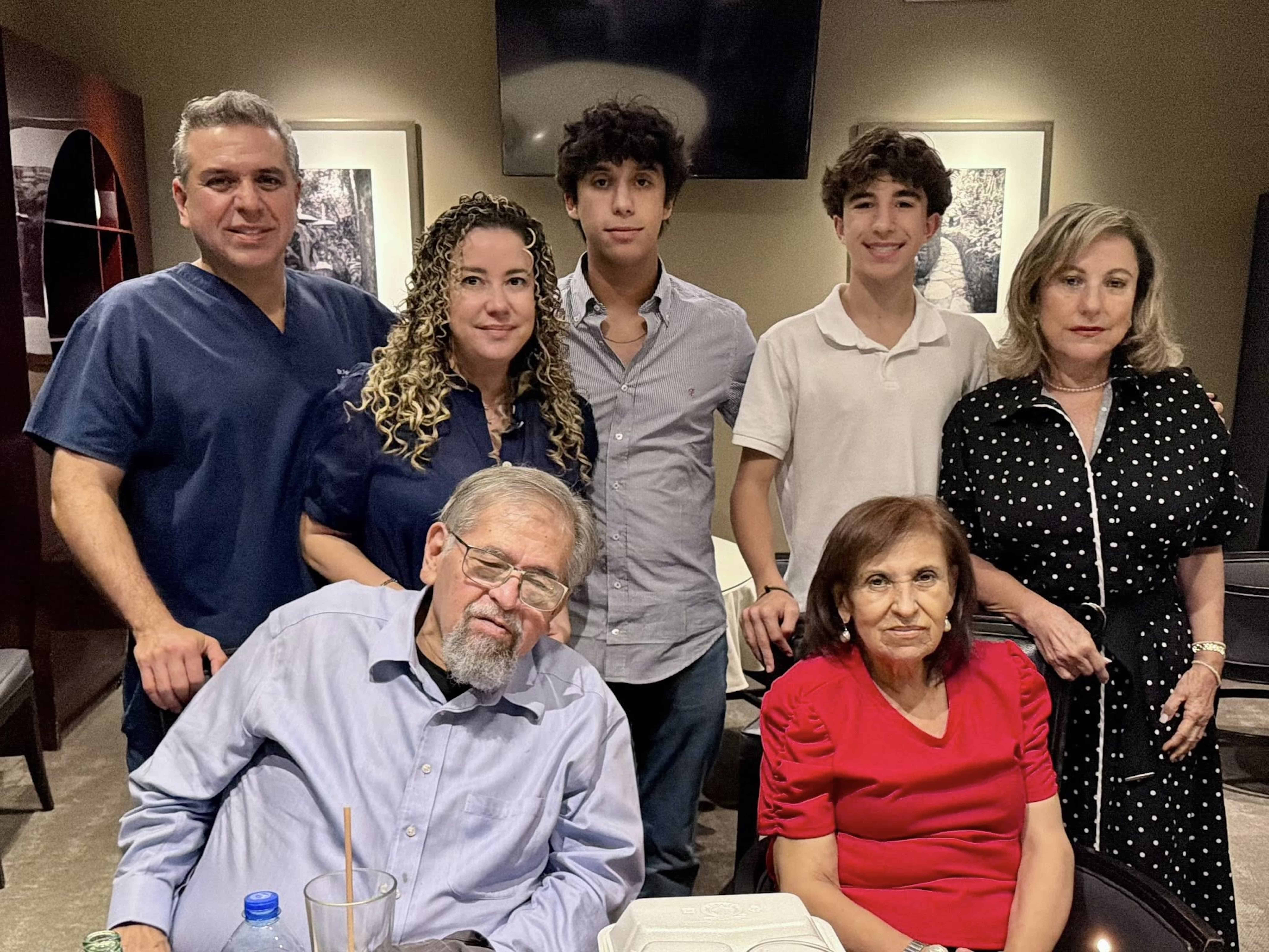 Le festejan su cumpleaños