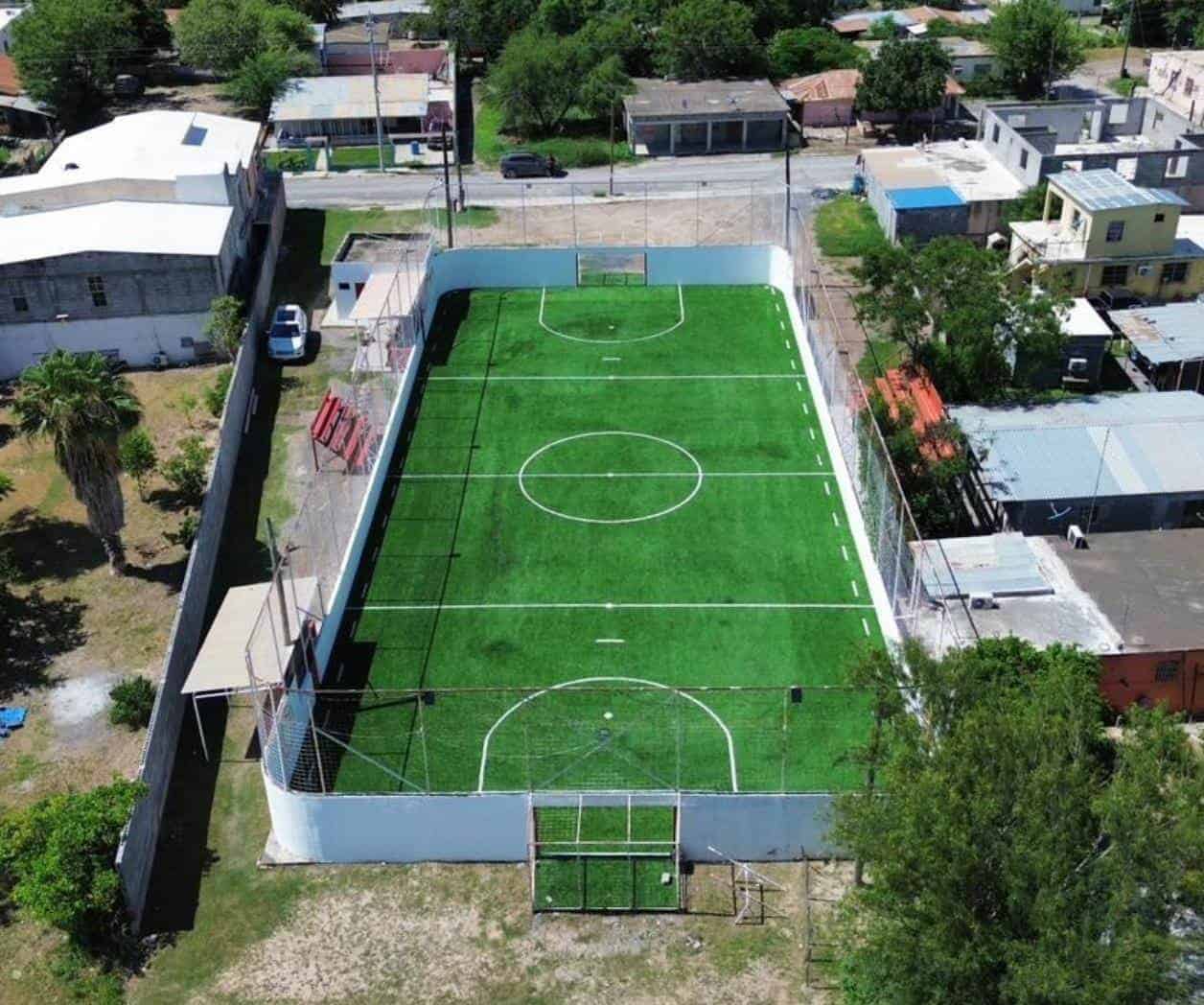 Rehabilitan cancha de futbol rápido en El Bordo