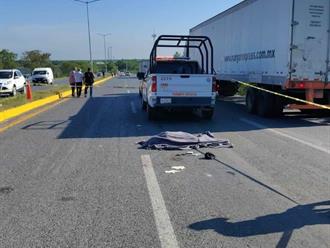 Tráiler mata a albañil en Ciudad Victoria