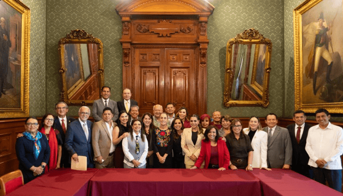 Se reúne Presidenta con Gobernadores en Palacio Nacional