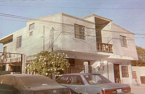 ALBAñIL HONESTO: CONSTRUCCION
