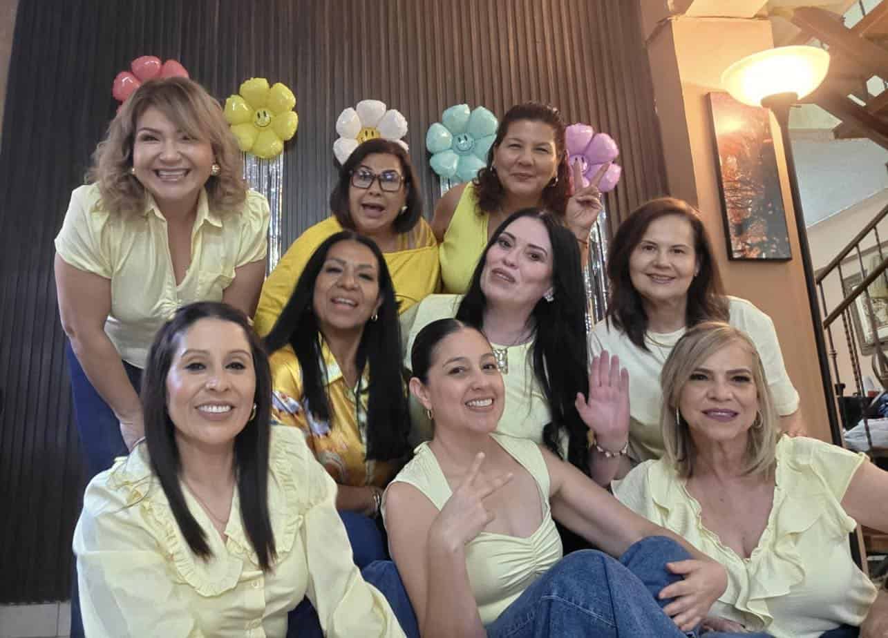 Festejan entre amigas