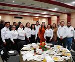 Reconoce alcaldesa labor del magisterio