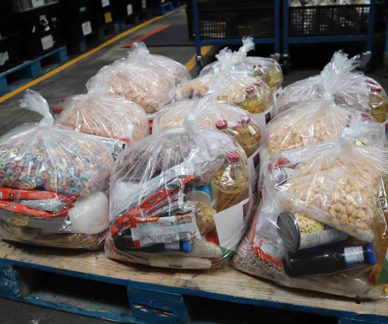 Entrega de alimentos a familias vulnerables