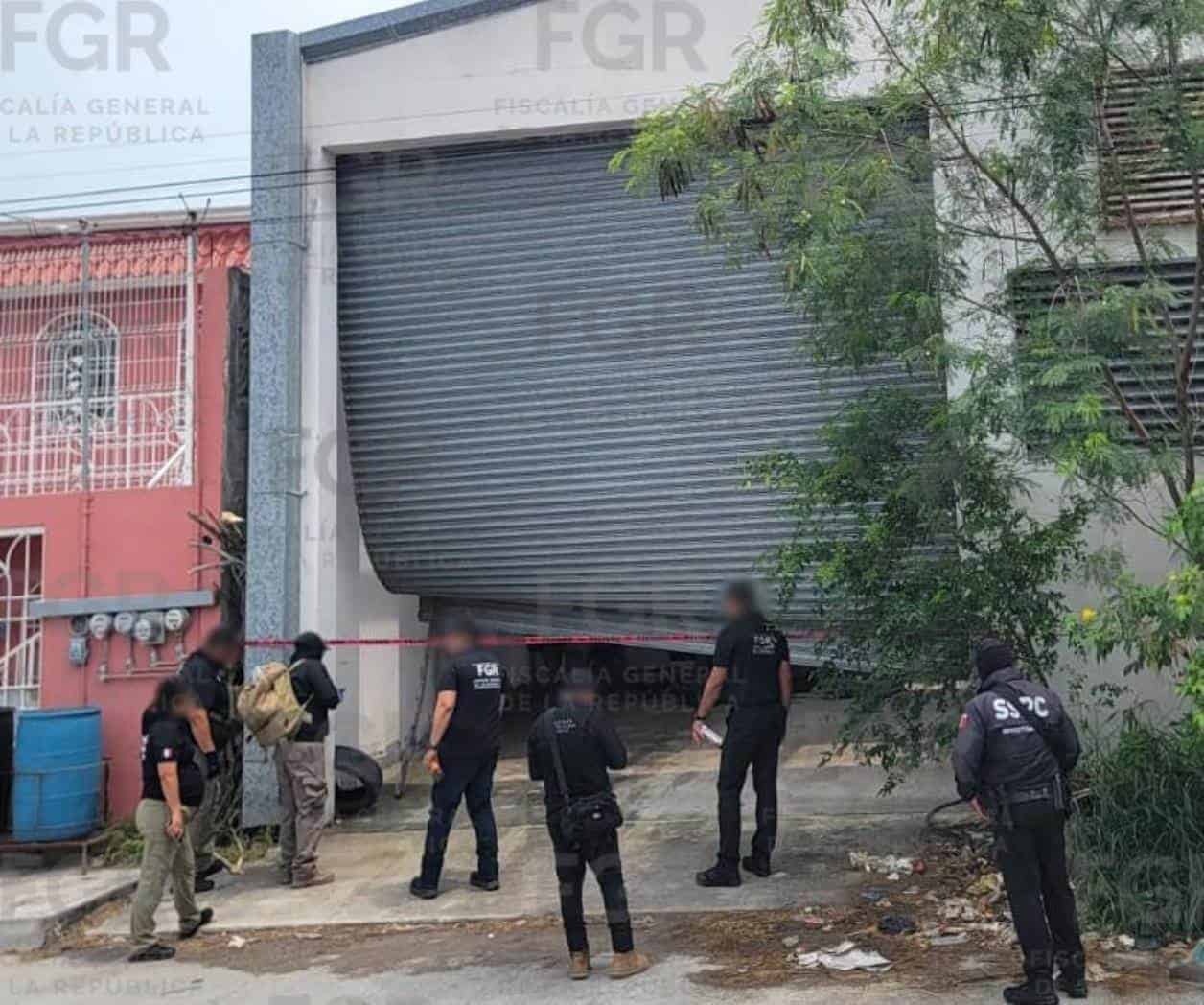 Realizan cateo en bodega de vehículos con blindaje