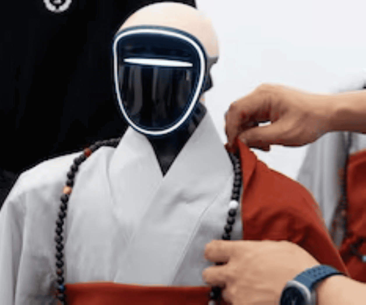 Robots monje desfilan en festival budista de Corea del Sur