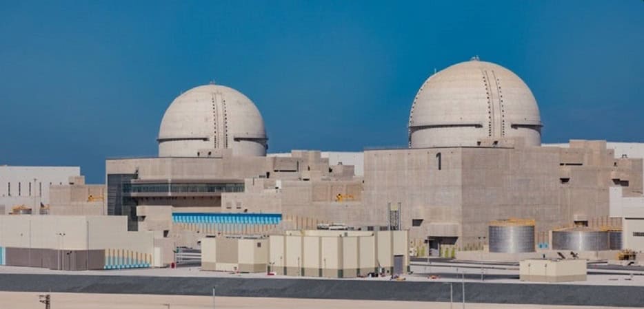 Dron impacta central nuclear en Emiratos