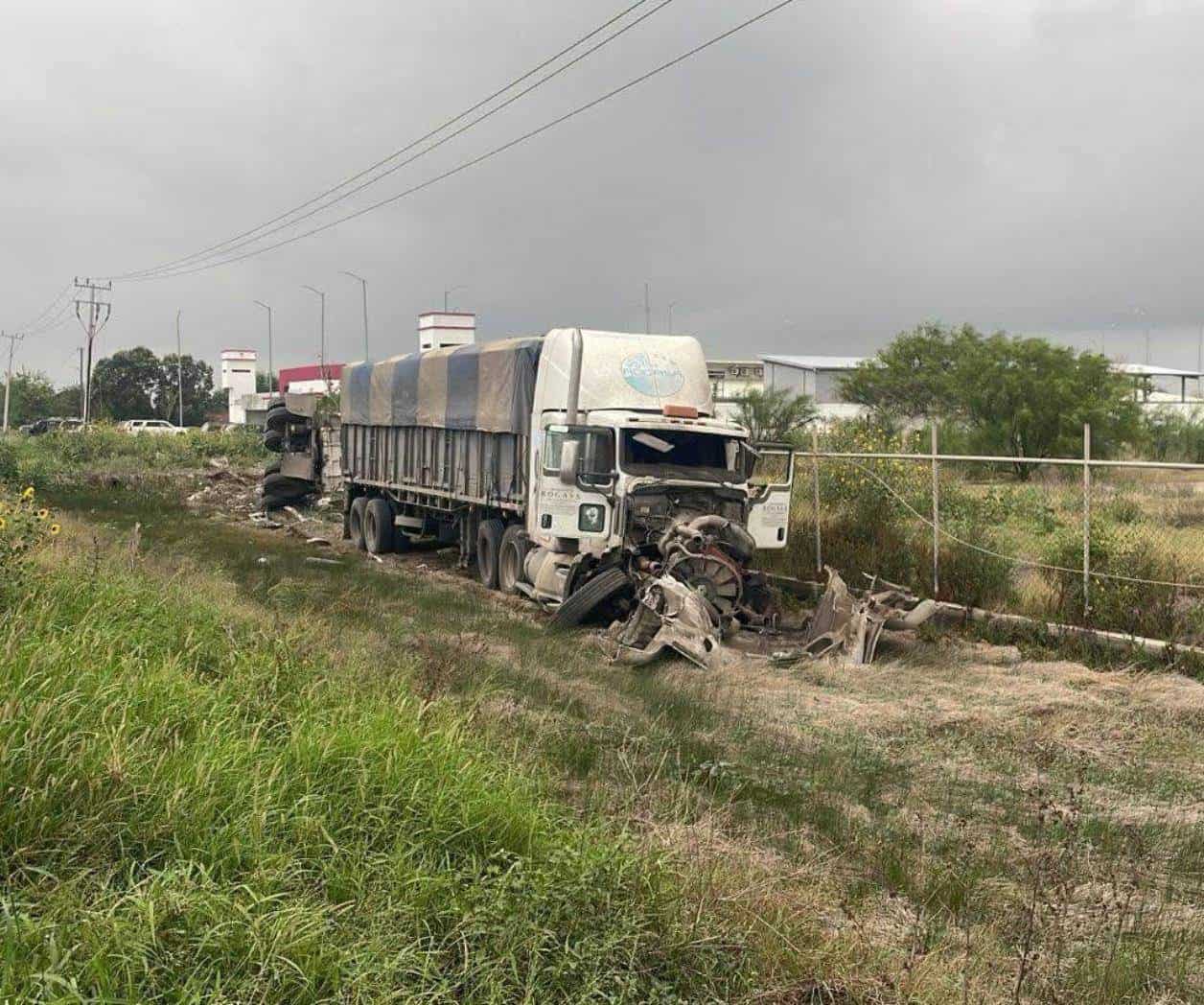 Choca tráiler en la “Y” de San Fernado