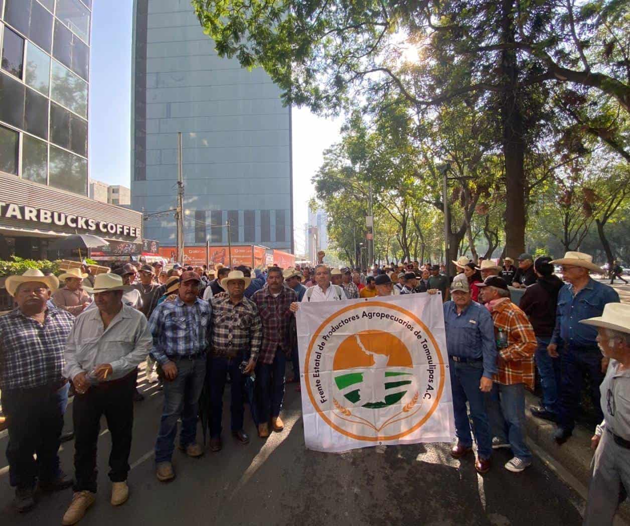 Tamaulipecos marchan en CDMX por precios justos al campo