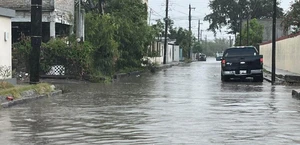  Causan fuertes vientos caída de postes en Matamoros