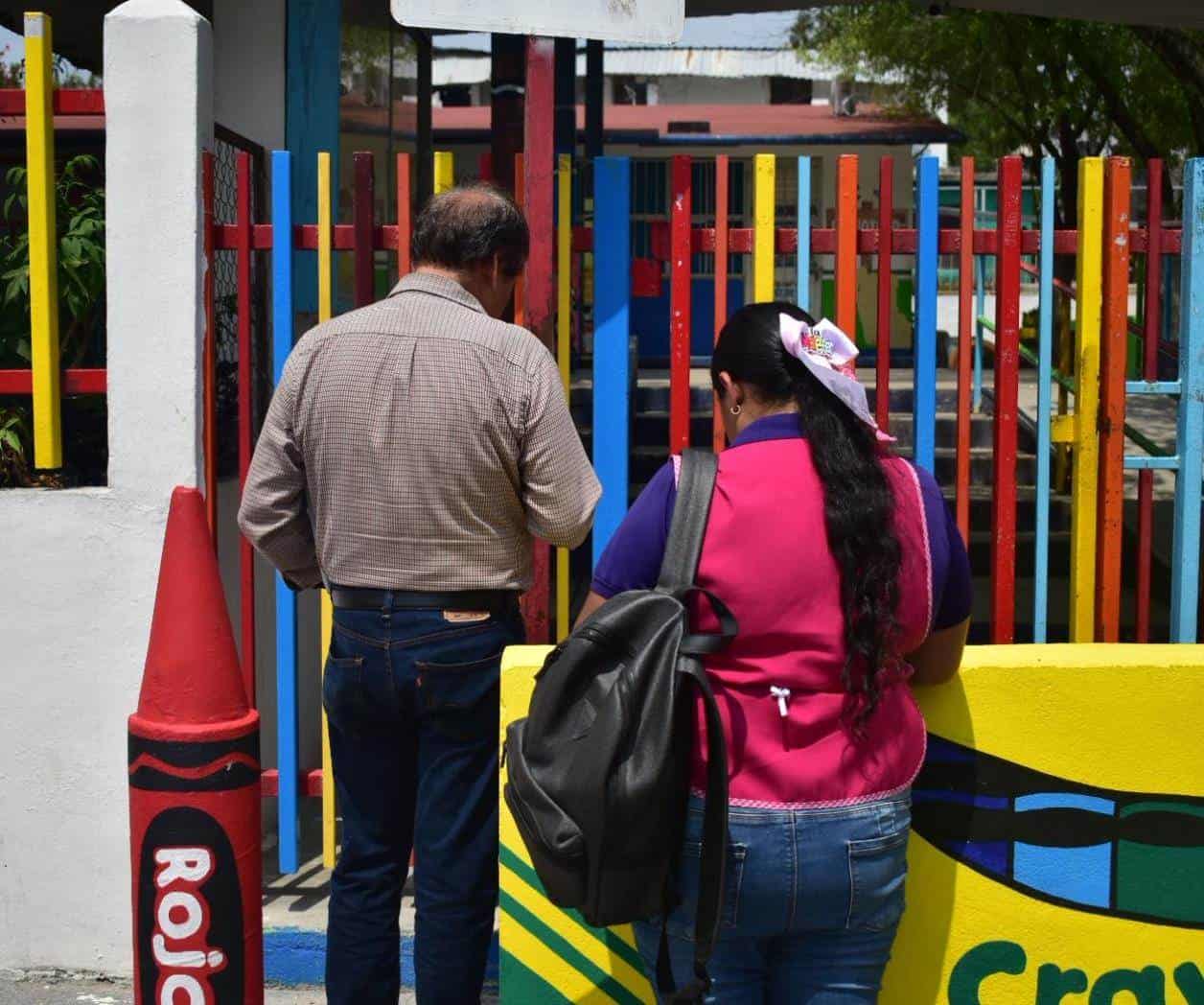 Maestra suplica justicia laboral