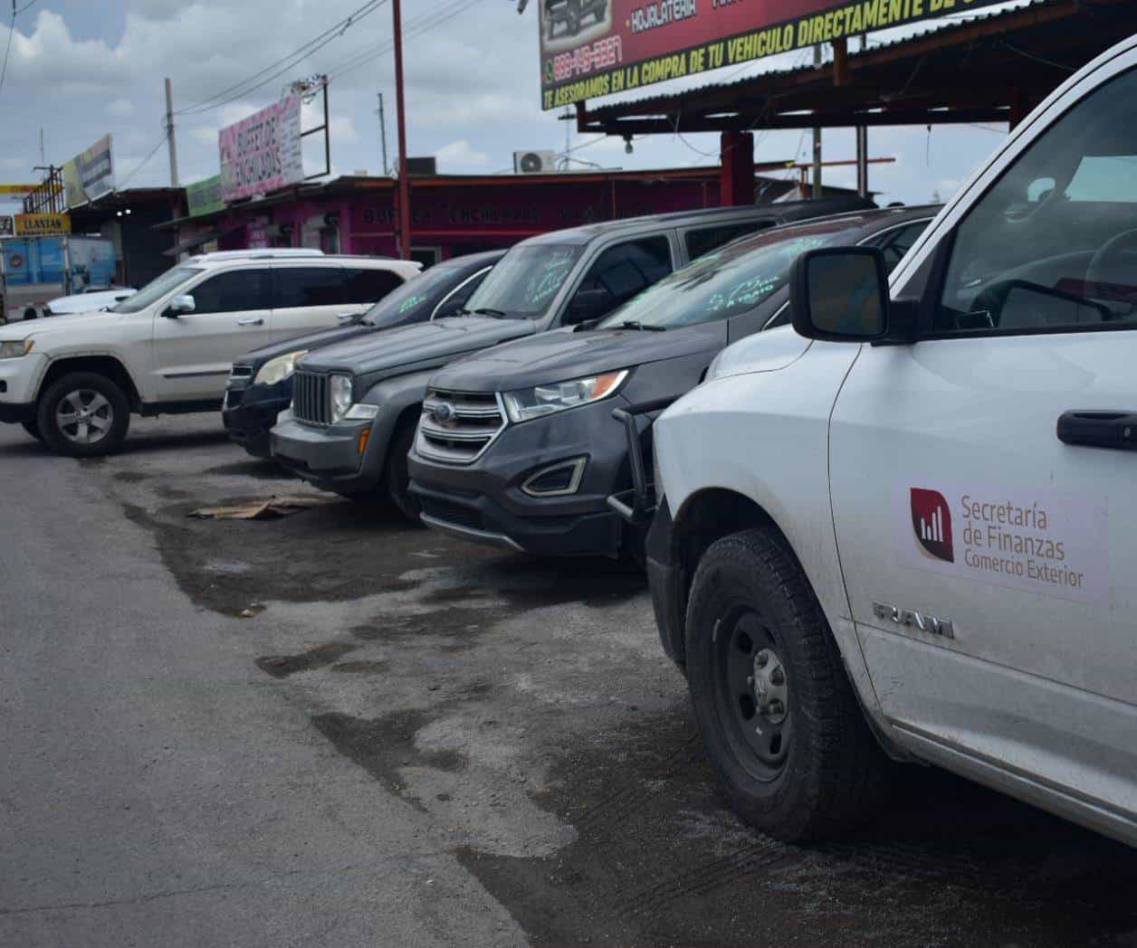 Van contra vehículos extranjeros