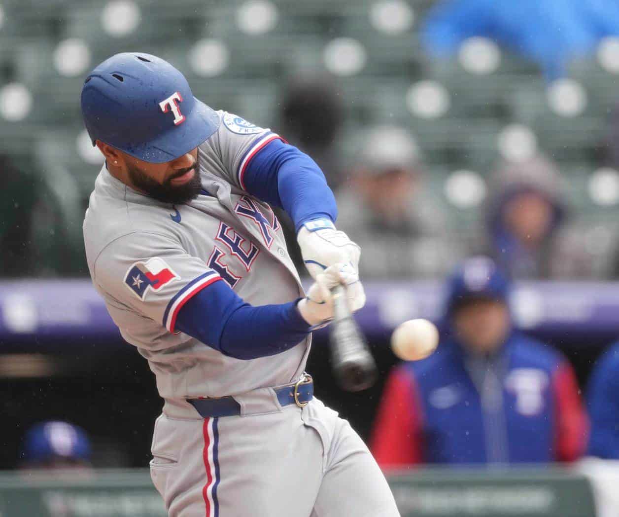 Un rally frenético en la novena impulsa triunfo de los Rangers