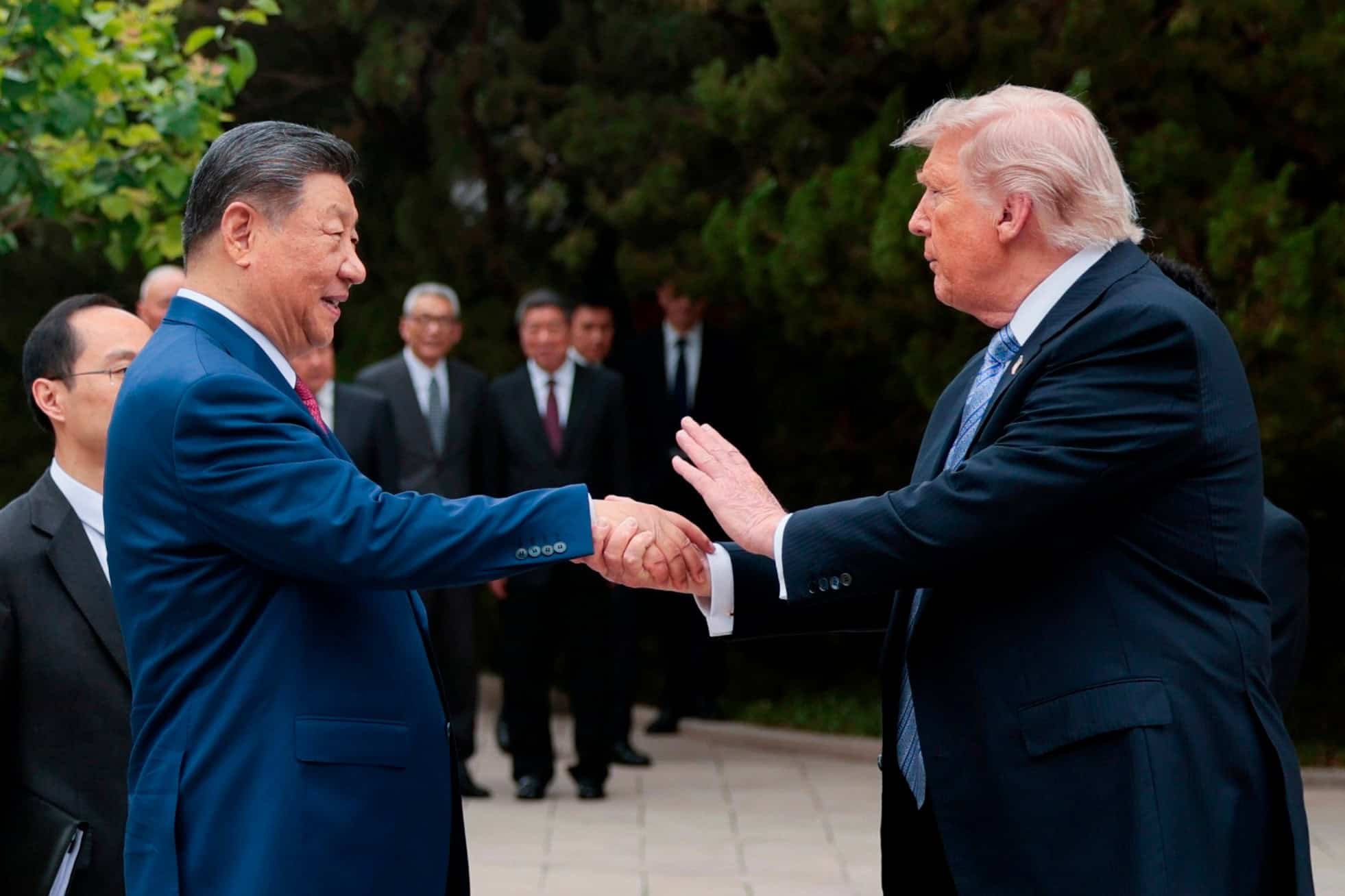 Xi equilibra relación con Trump y Putin