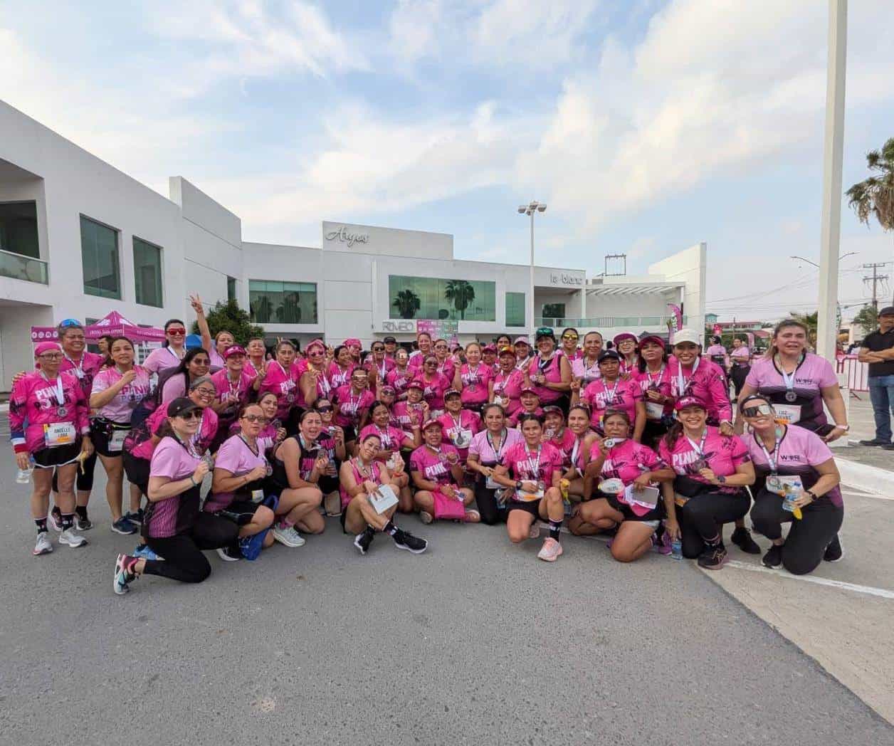 Corren para honrar a la mujer