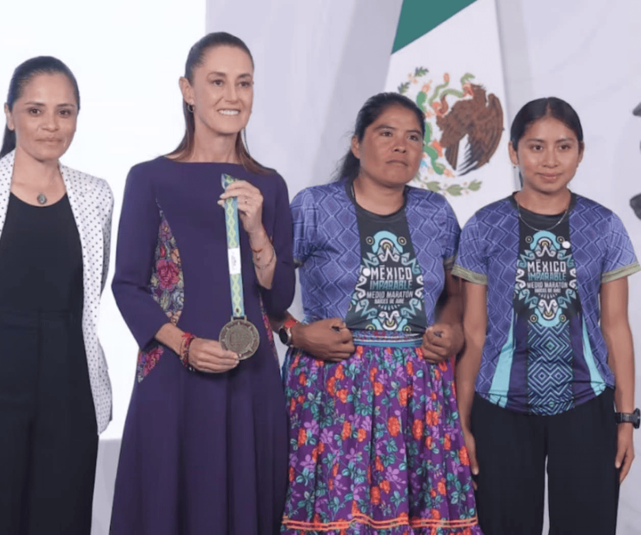 Mexicanos ganan cinco medallas en carrera de la Gran Muralla China