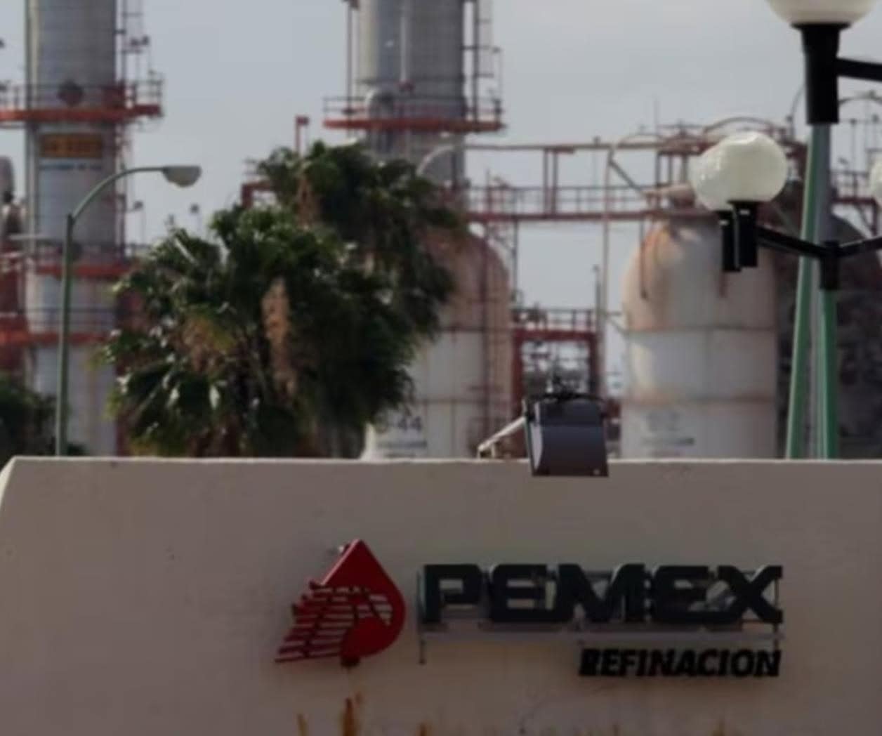 Moody’s mantiene calificación de Pemex en B1