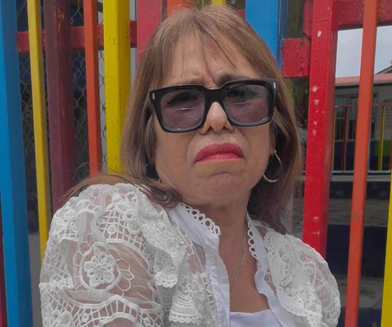Divide la capacitación obligatoria en escuelas