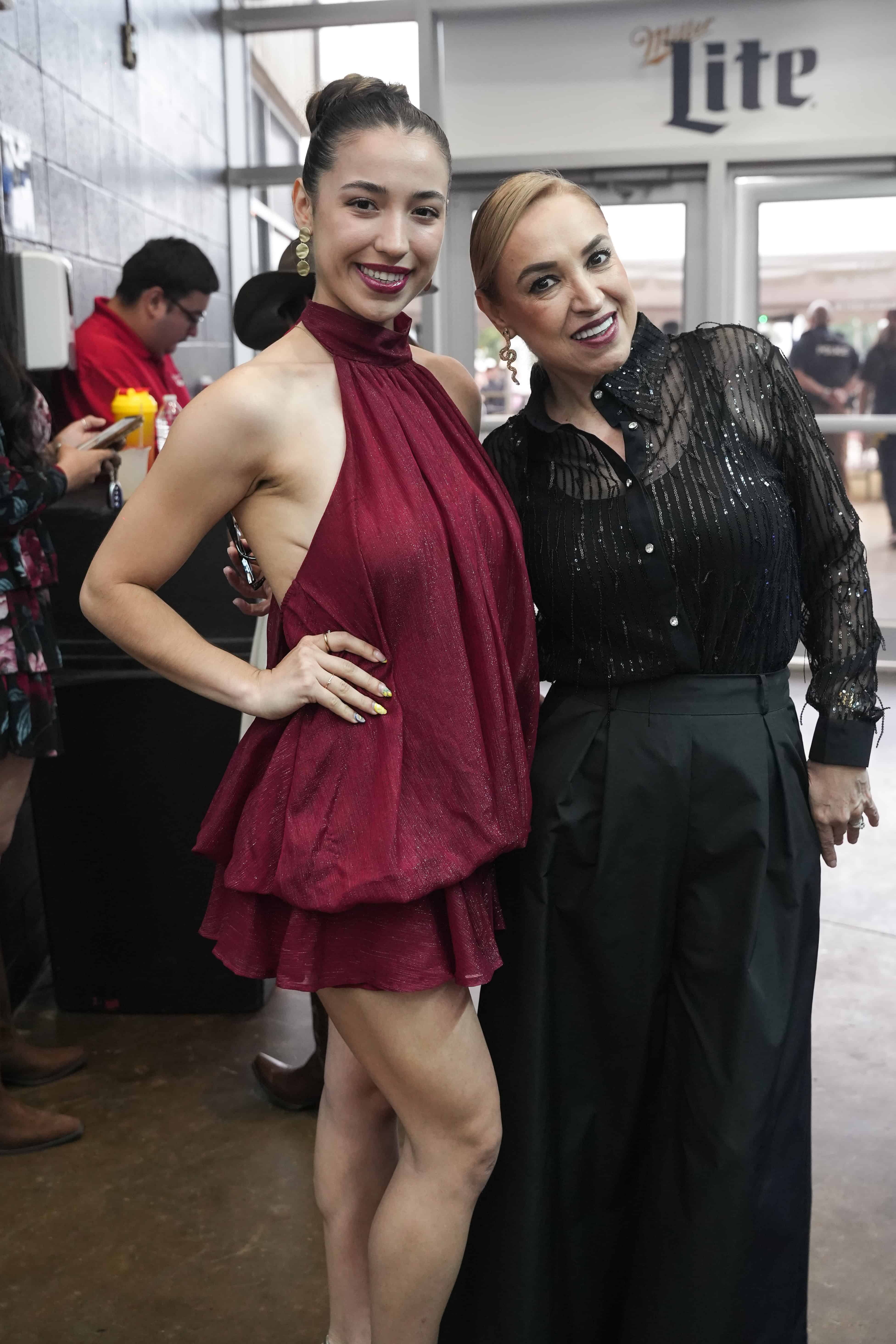 Isamar y Nelly Salinas.