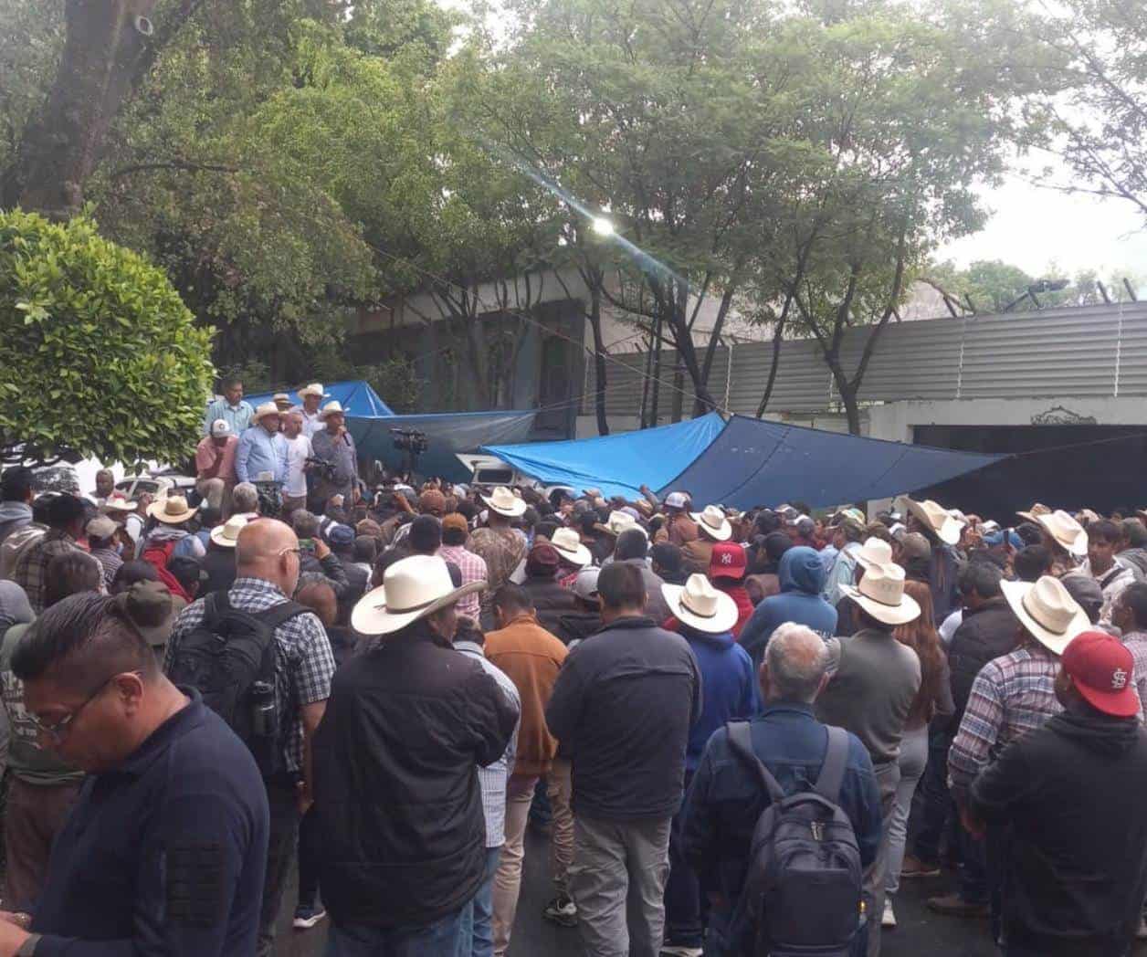 Dan ultimátum al Gobierno federal
