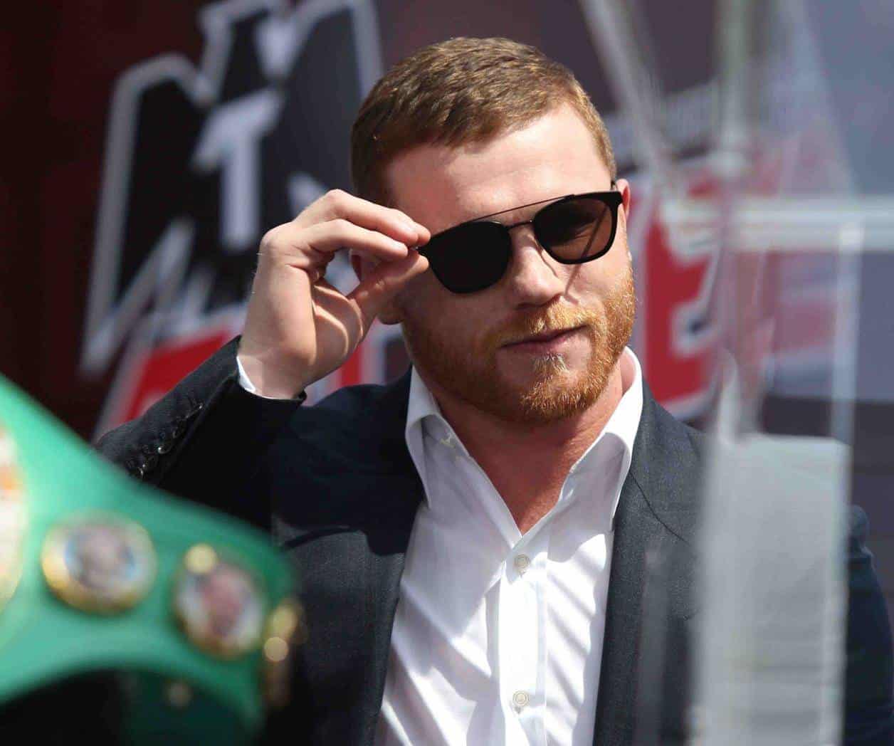 ‘Canelo’ topa en Egipto a rival