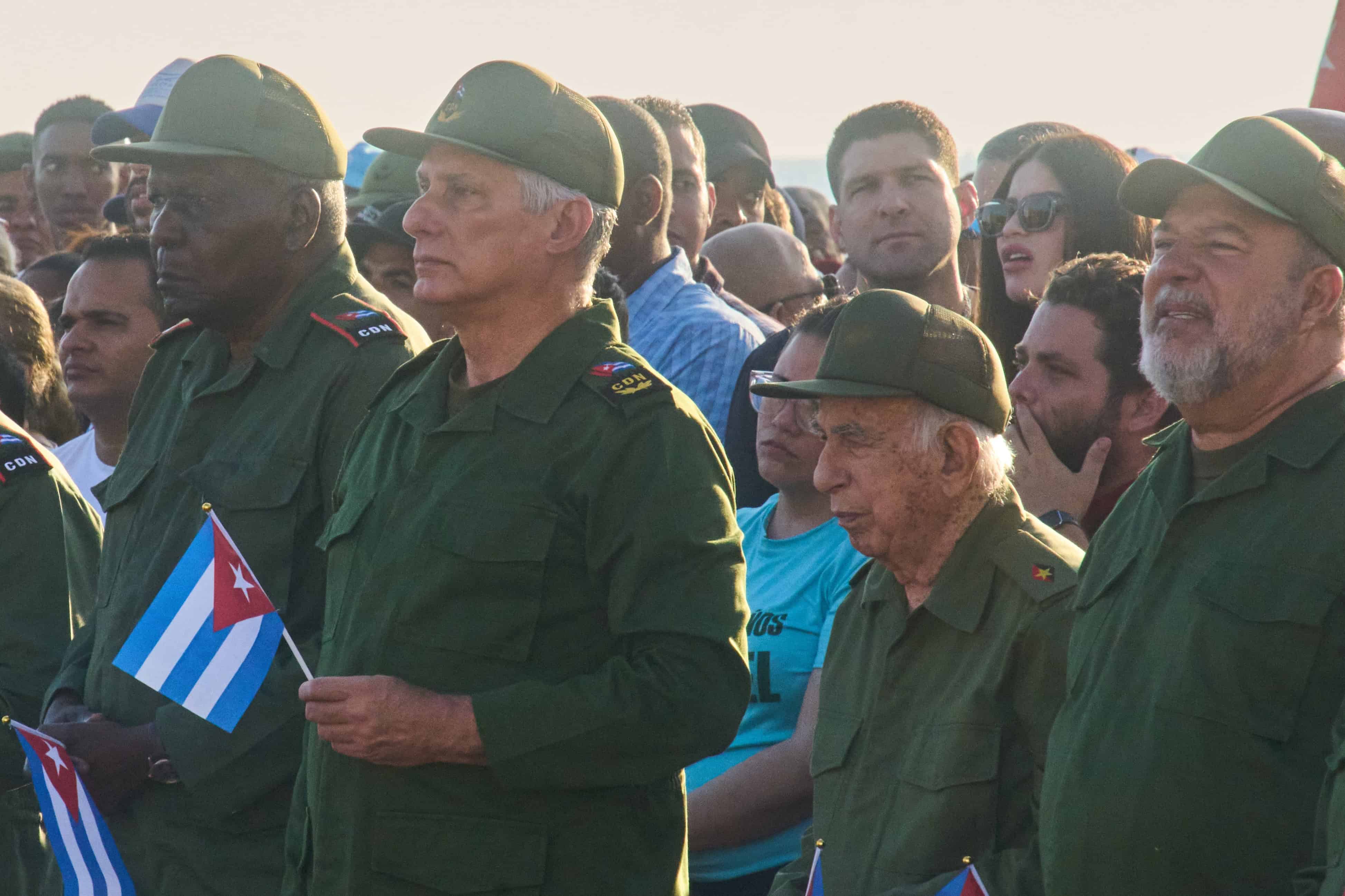 Miles respaldan a Raúl Castro en La Habana