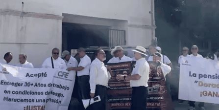 Protestan jubilados de Pemex y CFE Frente a las instalaciones del Poder Judicial de la Federación
