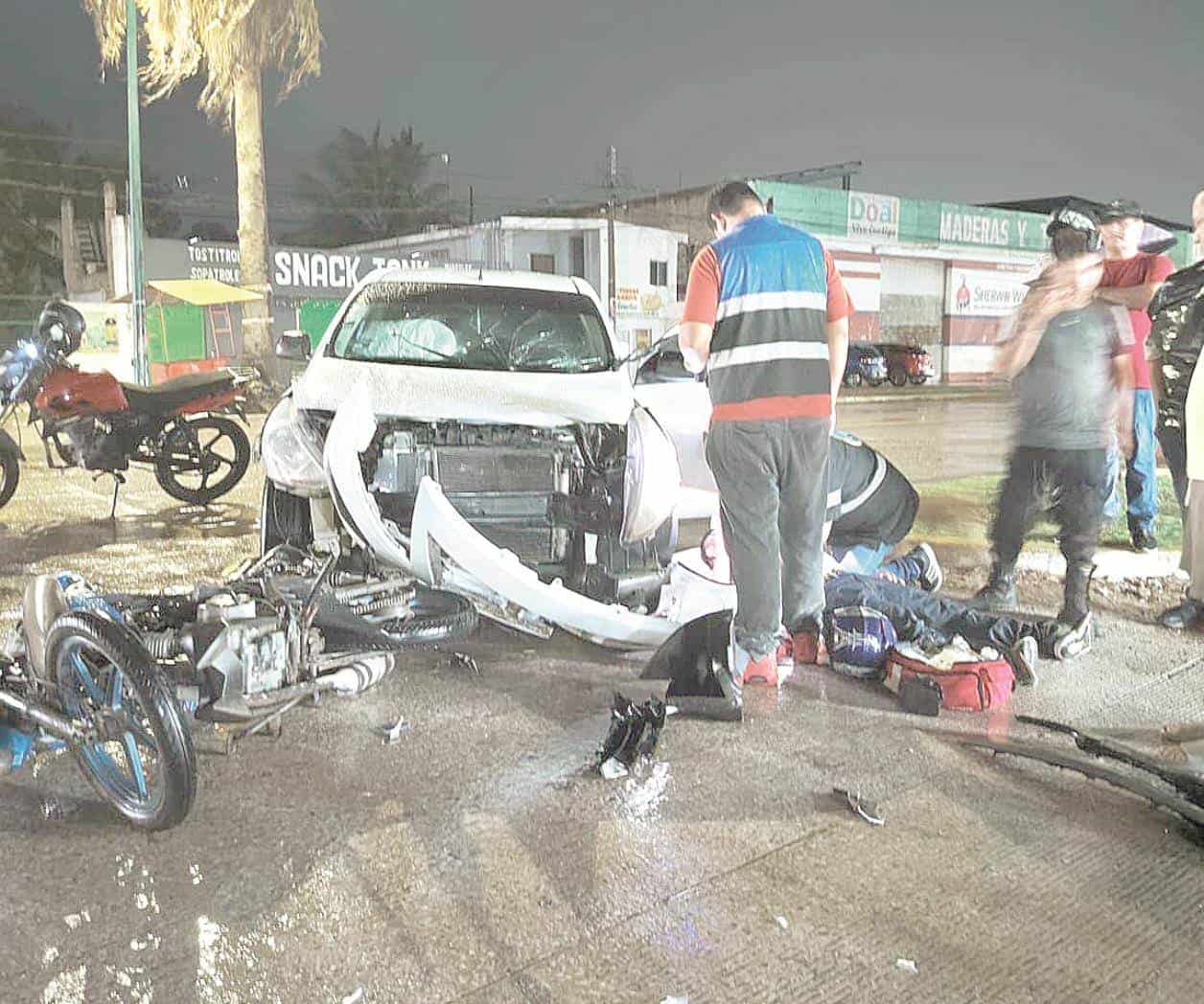 Motociclista resulta lesionado tras choque contra automóvil Motociclista resulta lesionado tras choque contra automóvil
