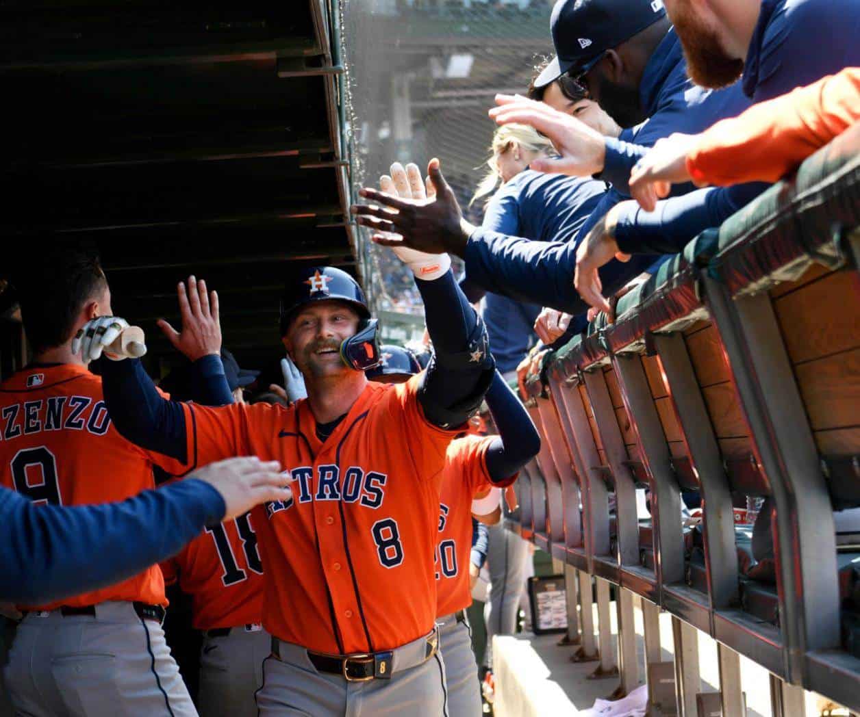 Walker guía triunfo de Astros