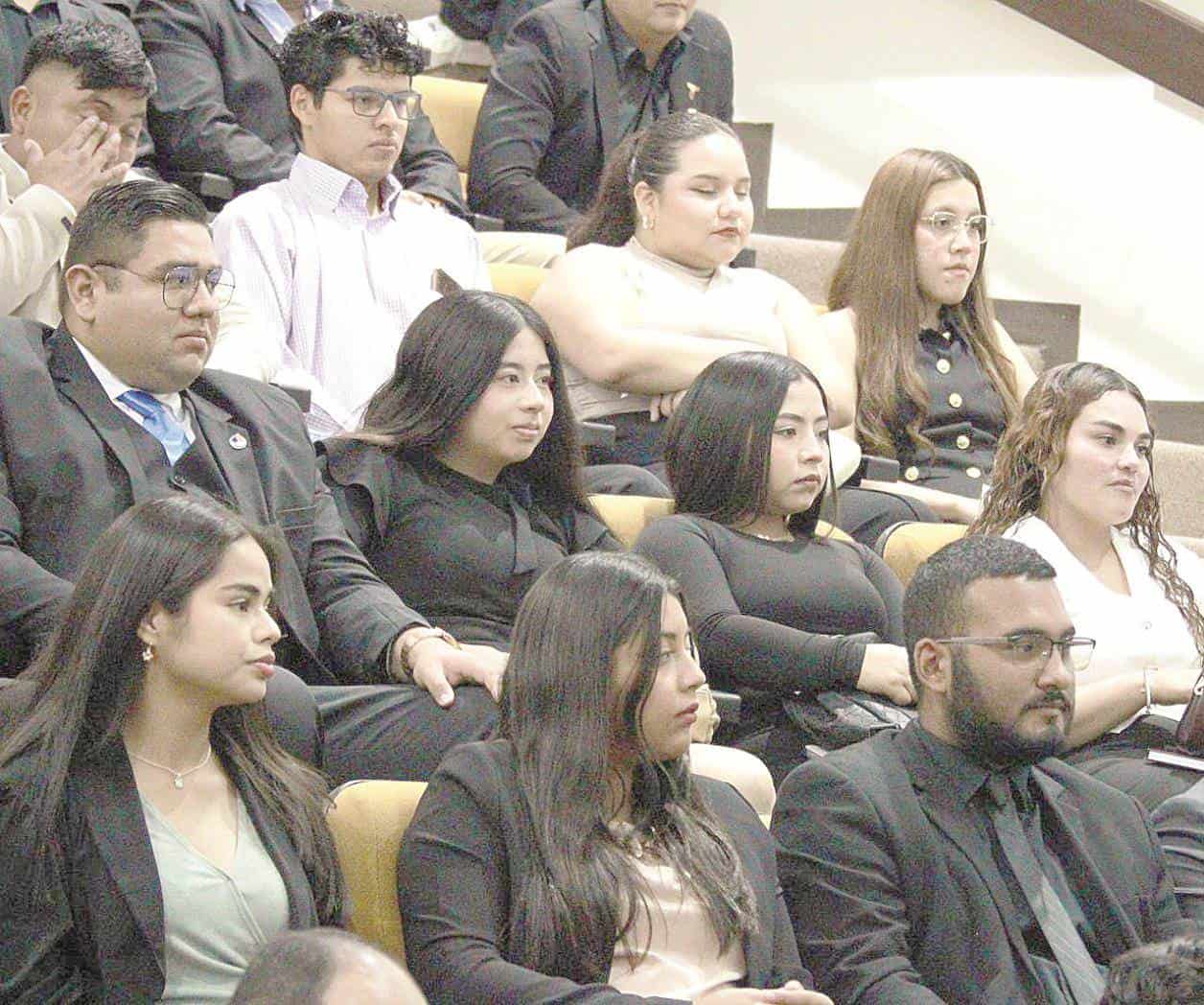 Inaugura Prieto el primer Congreso de la Juventud